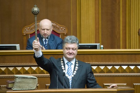 Tổng thống Ukraine không thỏa hiệp với Nga về vị thế Crimea ảnh 1