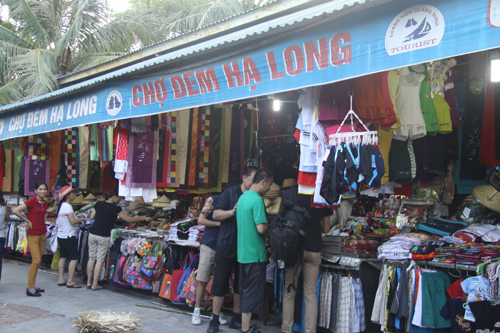 Cần giữ gìn, phát triển thương hiệu chợ đêm Hạ Long ảnh 1