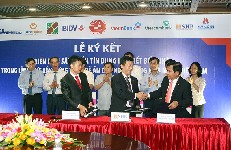 Ngân hàng “bắt tay” triển khai các hợp đồng liên kết ảnh 1
