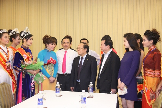 Vàng thau lẫn lộn, bao giờ Hoa hậu mới thành người ảnh 1