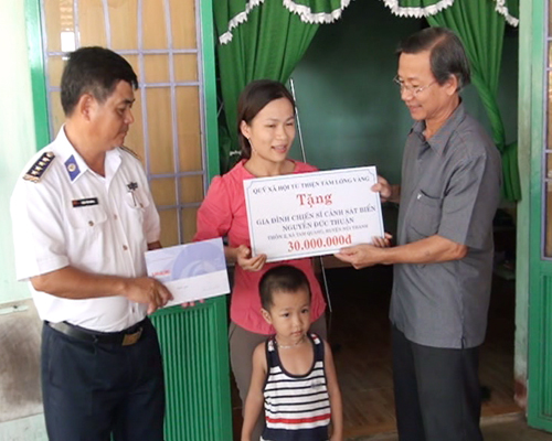 Sắt son tấm lòng hậu phương ảnh 1