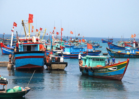 Gói cước “đặc thù”, hỗ trợ ngư dân bám biển ảnh 1