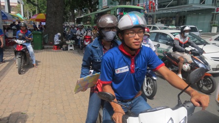 Hình ảnh đẹp màu áo xanh tình nguyện ảnh 9