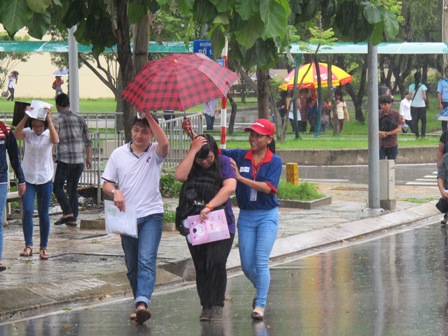 Hình ảnh đẹp màu áo xanh tình nguyện ảnh 13