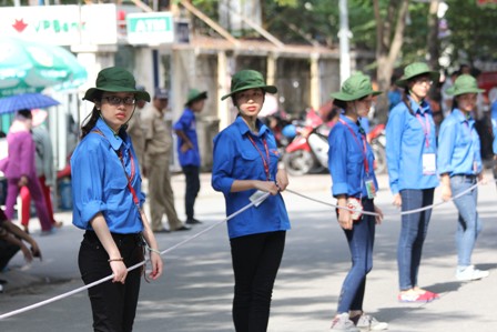 Hình ảnh đẹp màu áo xanh tình nguyện ảnh 3