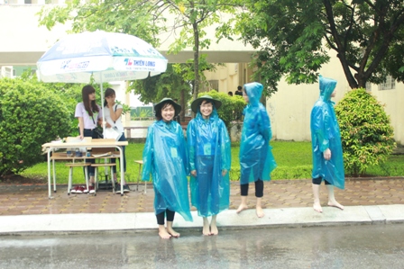 Hình ảnh đẹp màu áo xanh tình nguyện ảnh 7