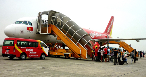 Kỷ luật một loạt cá nhân liên quan vụ hạ cánh nhầm của VietJet ảnh 1