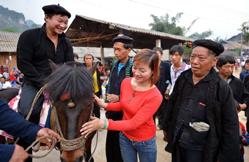 Vương vấn chợ tình Khâu Vai ảnh 5
