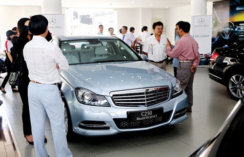 Ô tô bán chạy, xe máy ế ẩm ảnh 1