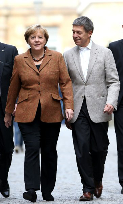 Bà Merkel sẽ rời Phủ Thủ tướng trong ánh hào quang? ảnh 1
