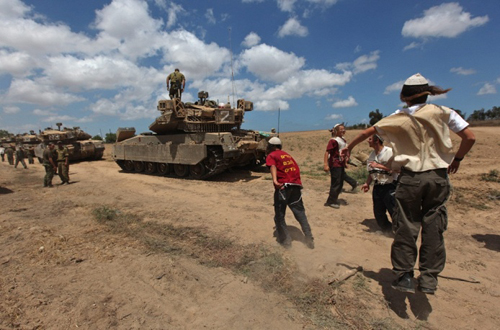 Bộ binh Israel tấn công, dân Gaza tháo chạy ảnh 4