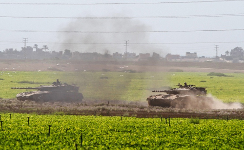 Bộ binh Israel tấn công, dân Gaza tháo chạy ảnh 6