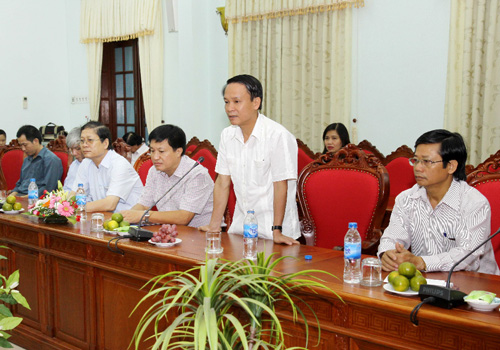 Trao kỷ niệm chương 'Vì sự nghiệp Thông tấn' tặng lãnh đạo tỉnh Quảng Trị ảnh 1
