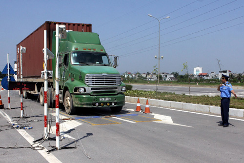 Tăng cường xử lý phương tiện chở quá tải trên đường cao tốc ảnh 1