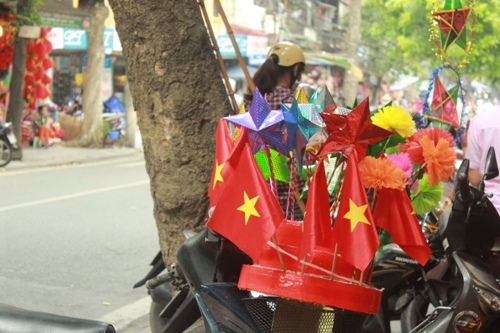 Đèn lồng 'biển đảo' đón Trung thu ảnh 13