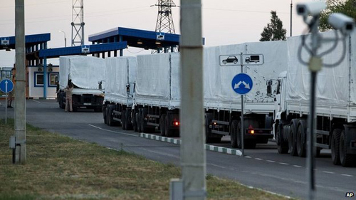 Không cần lệnh của Ukraine, Nga cho đoàn xe vào Lugansk ảnh 1
