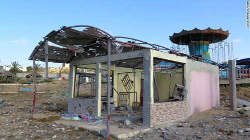 Vườn thú tại Gaza tan hoang vì bom đạn ảnh 11
