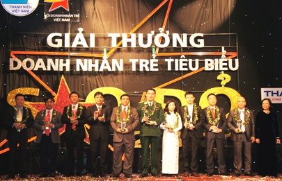 10 doanh nhân trẻ được trao giải thưởng Sao Đỏ ảnh 1