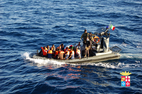 Italy “nhờ” EU giúp chống nạn nhập cư trái phép ảnh 1