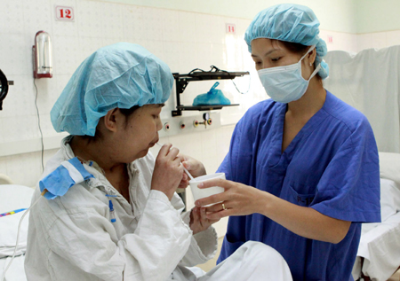 Thực hiện thành công ca ghép tim 'kỳ lạ' ảnh 1