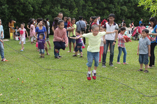 Thiếu nhi Việt ở Singapore hân hoan đón Trung thu ảnh 11