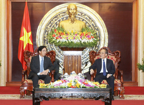 Chủ tịch Quốc hội Nguyễn Sinh Hùng tiếp Đại sứ Trung Quốc ảnh 1