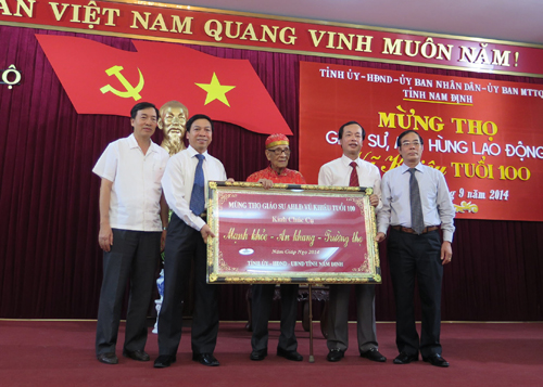 Mừng Giáo sư - Anh hùng Lao động Vũ Khiêu tuổi 100 ảnh 1