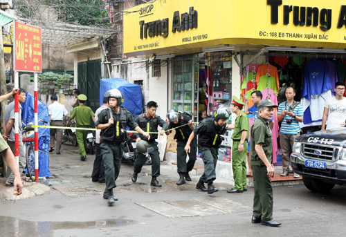 Thông tin chính thức vụ khống chế con tin ở Thanh Xuân Bắc ảnh 1