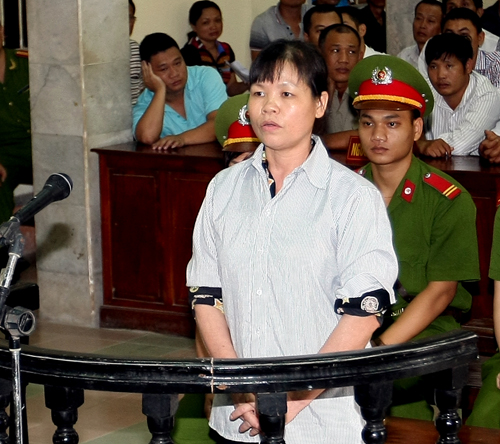 Xét xử vụ chống người thi hành công vụ ở Dương Nội ảnh 2