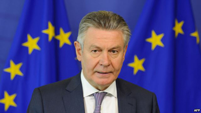 EU hoãn ký tự do thương mại với Ukraine ảnh 1