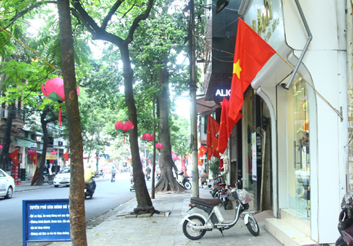 Hà Nội xôn xao đón 60 năm giải phóng ảnh 2