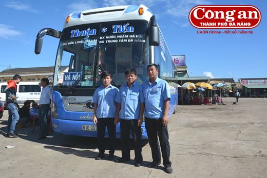 Khen thưởng 3 lái xe nhặt được tiền trả lại cho khách ảnh 1