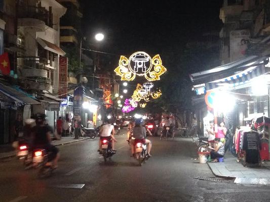 Rực rỡ kỷ niệm 60 năm Giải phóng Thủ Đô ảnh 4