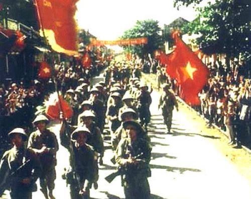 Vẹn nguyên khát vọng hòa bình - Bài 4: Hà Nội ngày trở về ảnh 1