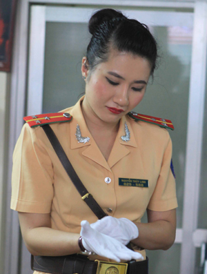 Nữ CSGT xinh đẹp dẫn đoàn ảnh 3