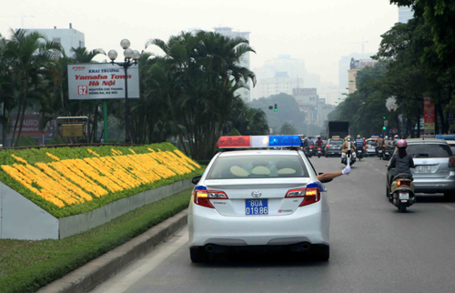 Nữ CSGT xinh đẹp dẫn đoàn ảnh 7