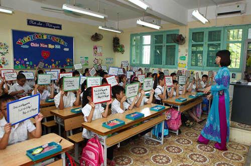 Đánh giá học sinh tiểu học không chỉ bằng điểm số ảnh 1