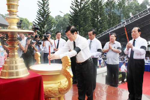Chủ tịch nước dự lễ truy điệu, an táng hài cốt liệt sĩ ảnh 1