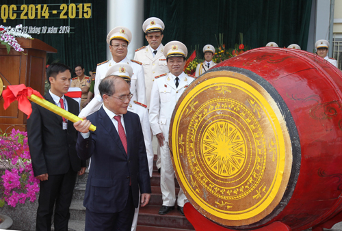 Chủ tịch Quốc hội dự khai giảng tại Học viện Cảnh sát nhân dân ảnh 1