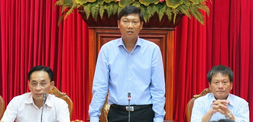 Vẫn còn tình trạng lấn chiếm vỉa hè, đường dạo ven Hồ Tây ảnh 1