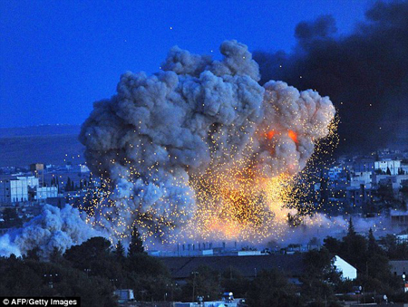 Hình ảnh không kích dữ dội nhằm vào IS ở Kobane ảnh 3