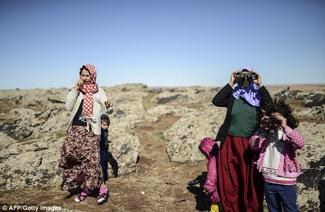 Hình ảnh không kích dữ dội nhằm vào IS ở Kobane ảnh 10
