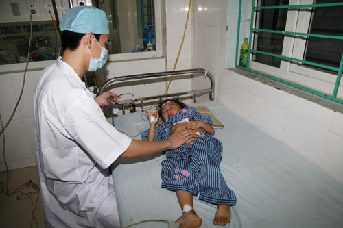 Ba mẹ con ngộ độc do ăn bánh trôi ngô mốc ảnh 1