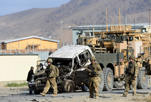 Mỹ, Anh kết thúc sứ mệnh tại Afghanistan ảnh 1