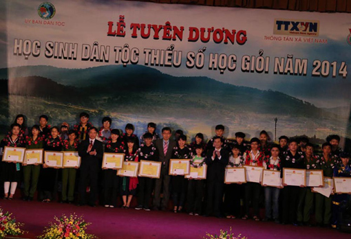 Tạo điều kiện hơn nữa cho học sinh dân tộc thiểu số ảnh 3