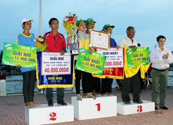 Tưng bừng lễ hội đua ghe Ngo ảnh 10