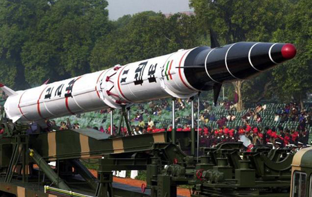 Ấn Độ phóng tên lửa Agni-II mang đầu đạn hạt nhân ảnh 1