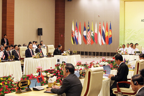 Thủ tướng Nguyễn Tấn Dũng dự Hội nghị cấp cao ASEAN với các đối tác ảnh 1