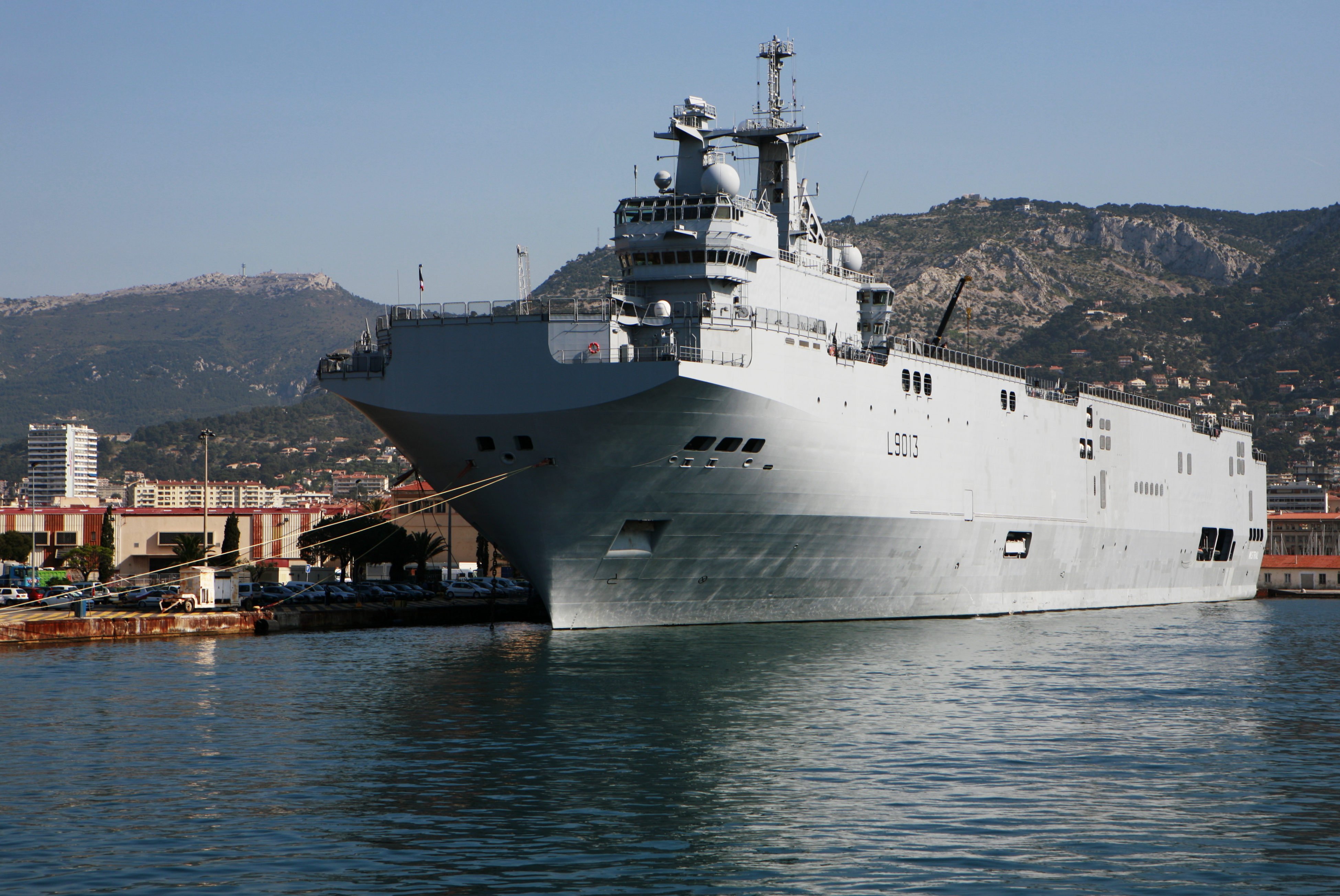 Nga ra hạn chót Pháp giao tàu chiến Mistral ảnh 1