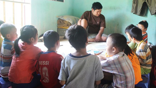 Lớp học miễn phí của thầy giáo tật nguyền ảnh 1